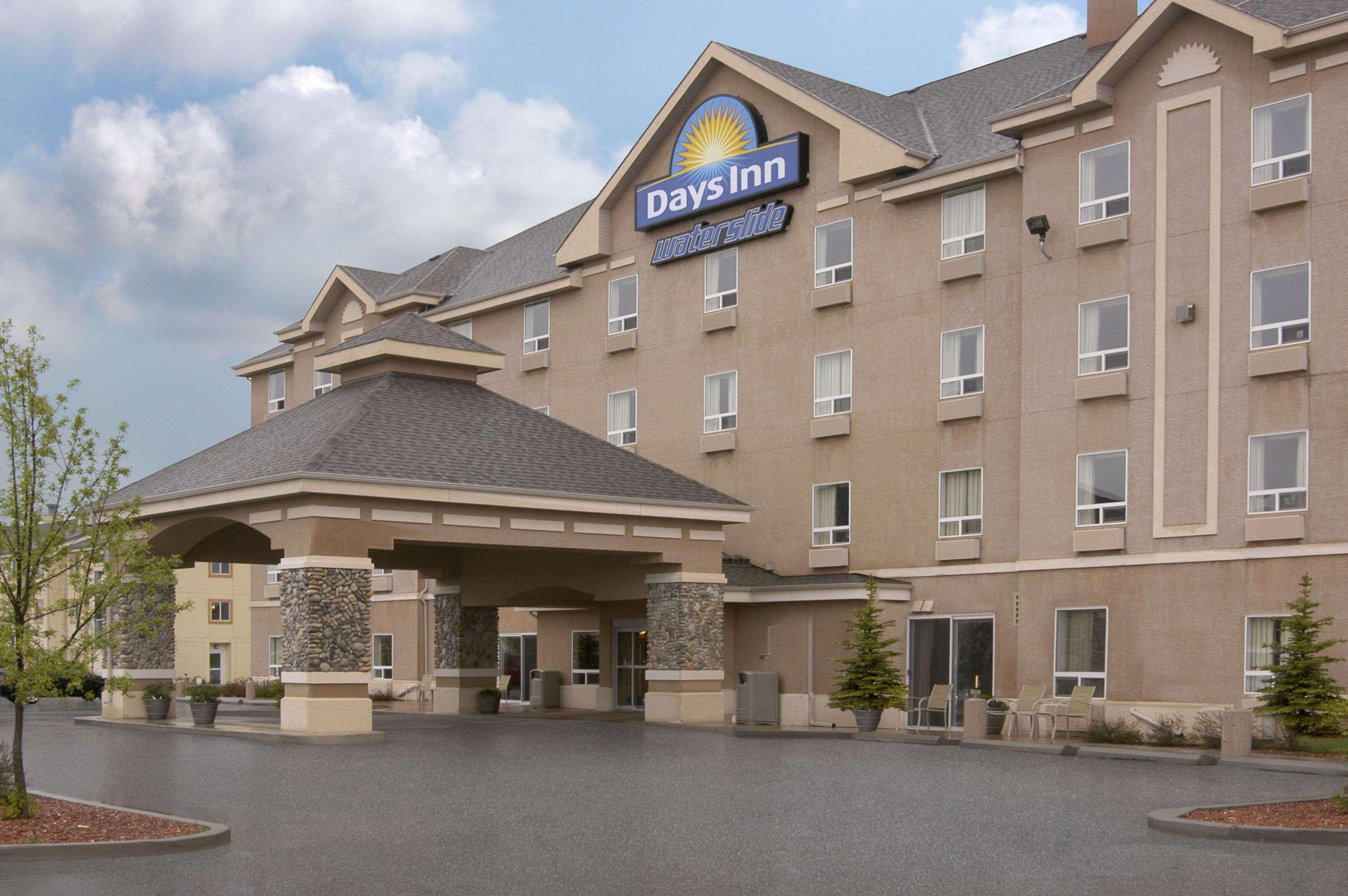 Days Inn By Wyndham Red Deer Esterno foto